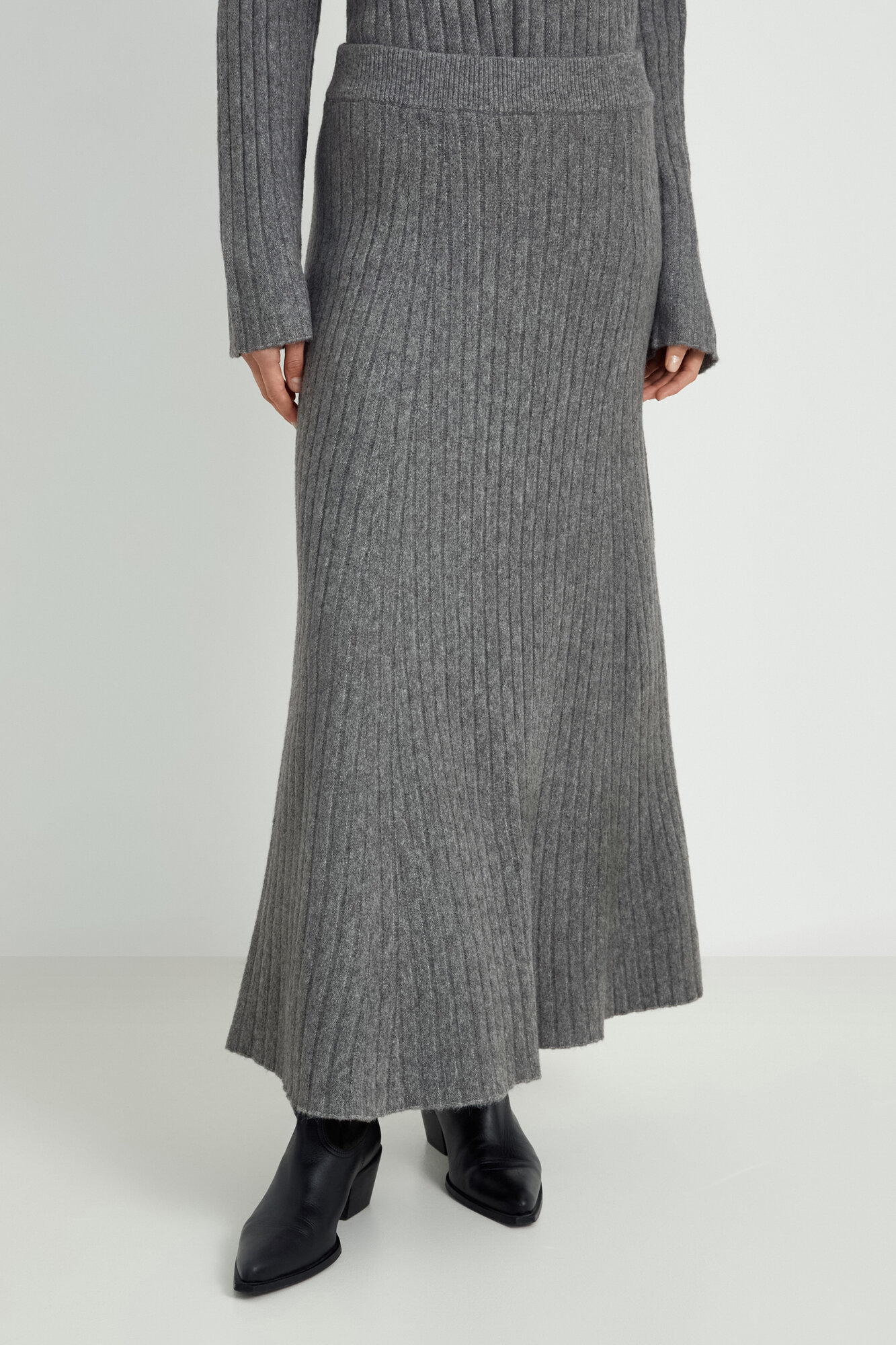 Юбка FINN FLARE размер M(170-92-98) серый меланж