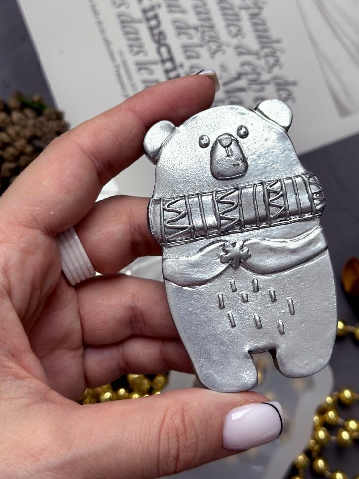 Силиконовый молд для эпоксидной смолы EPOXYMASTER Мишка с шарфом, 9х6см — фото 1