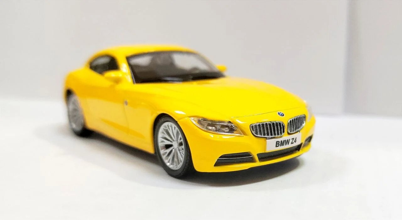 Машинка игрушечная металлическая BMW Z4