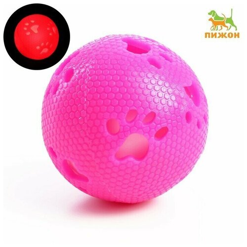 Мячик с лапками светящийся, 7 см, розовый/белый 7883204 игрушка для кошки мяч рыбья кость д4 7см h4 7см пластик с бубенчиком светящаяся в коробке цвета в ассортименте