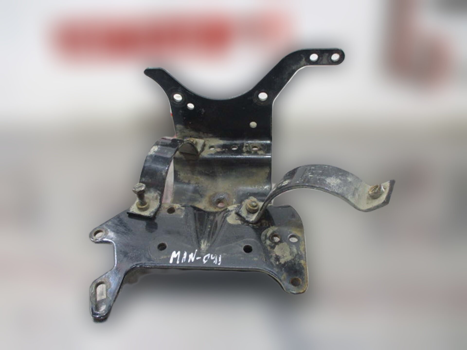 Кронштейн модулятора и крана ABS MAN TGA, TGX, TGS