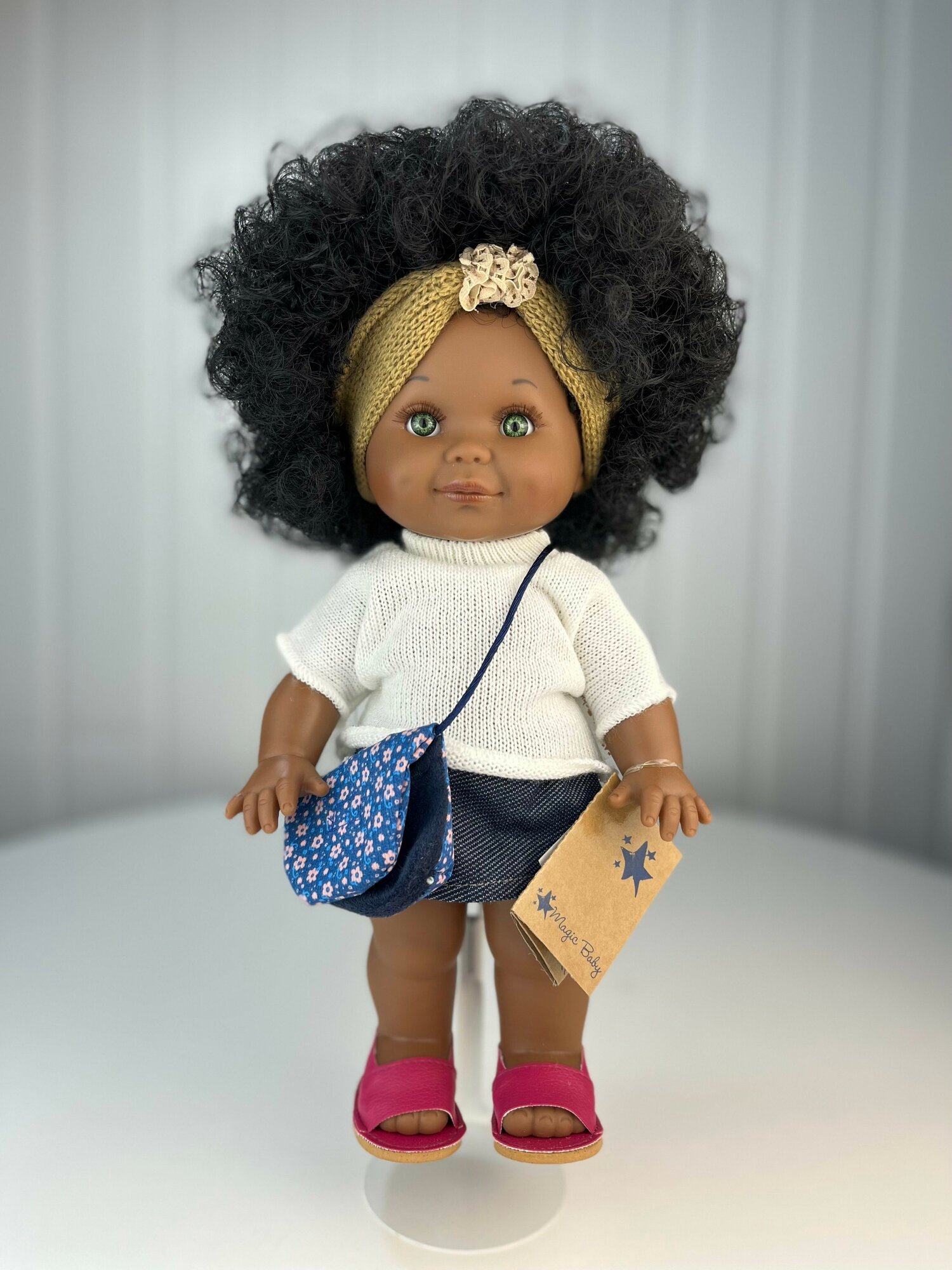 Кукла Lamagik "Бетти" темнокожая, в джинсовой юбке и белой кофте, 30 см, арт. 31117