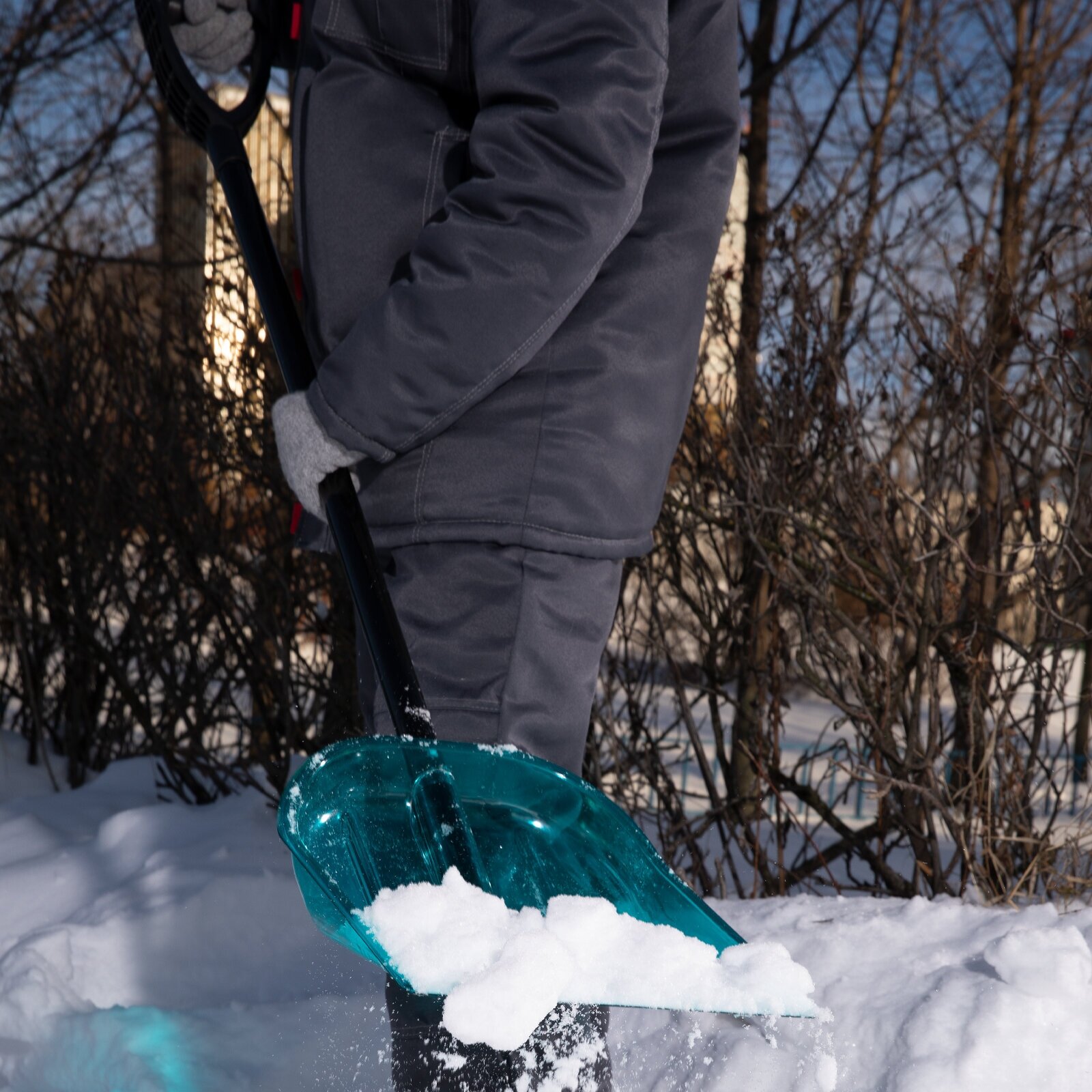 Лопата для уборки снега поликарбонат, 340 x 385 x 1375 мм, алюминиевый черенок, Luxe, Palisad (61638) - фотография № 4