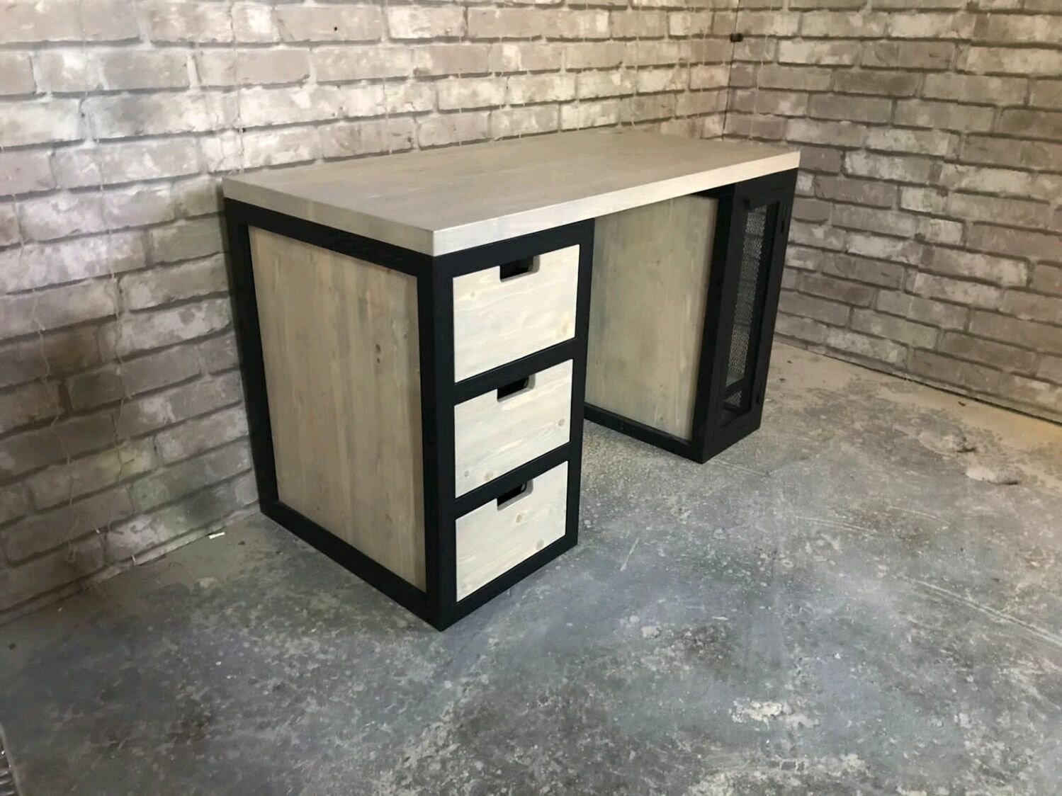 Компьютерный стол Urban Comp-04, для дома и офиса, с размерами 120х75х60 см