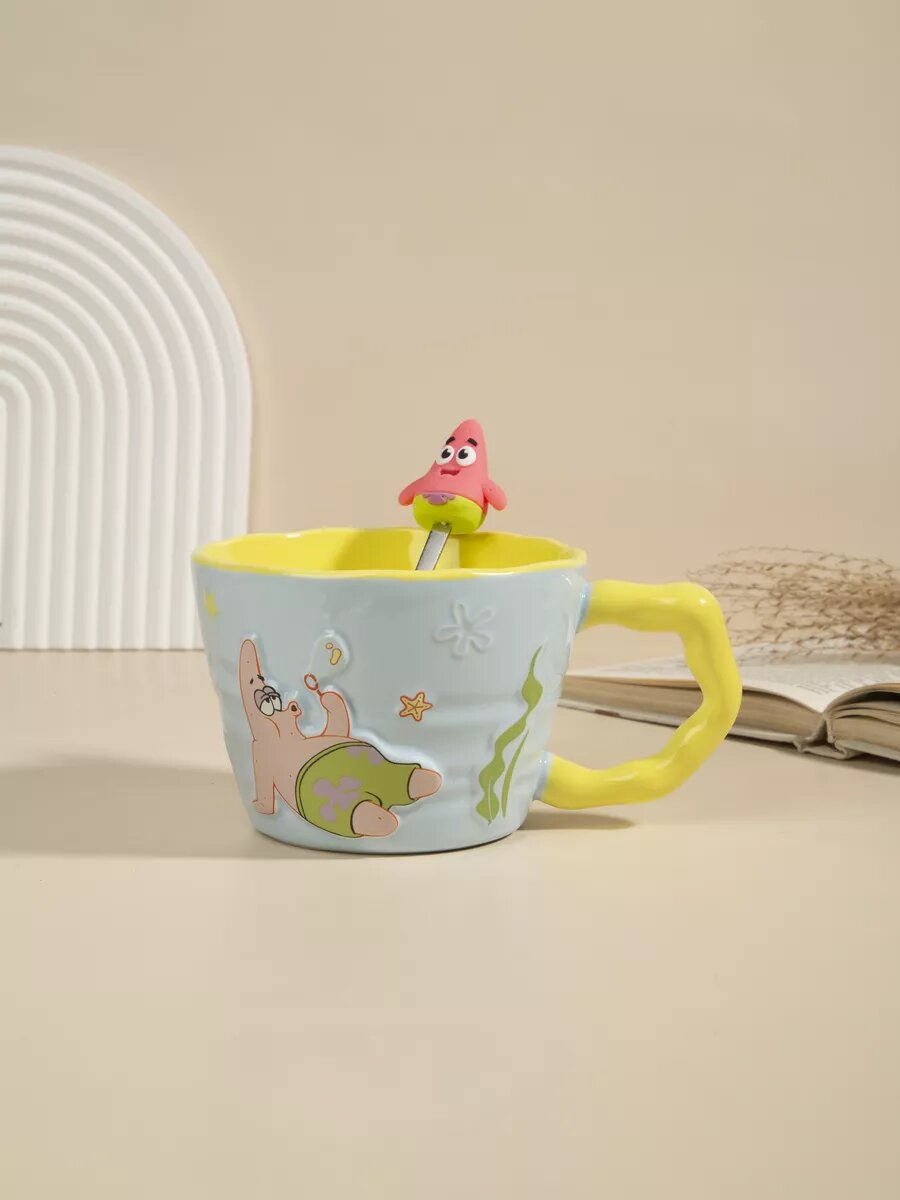 Кружка от бренда "Тепло в руках" "Губка Боб с Патриком", с ложкой, 400мл, керамика, для СВЧ, подарок — фото 1