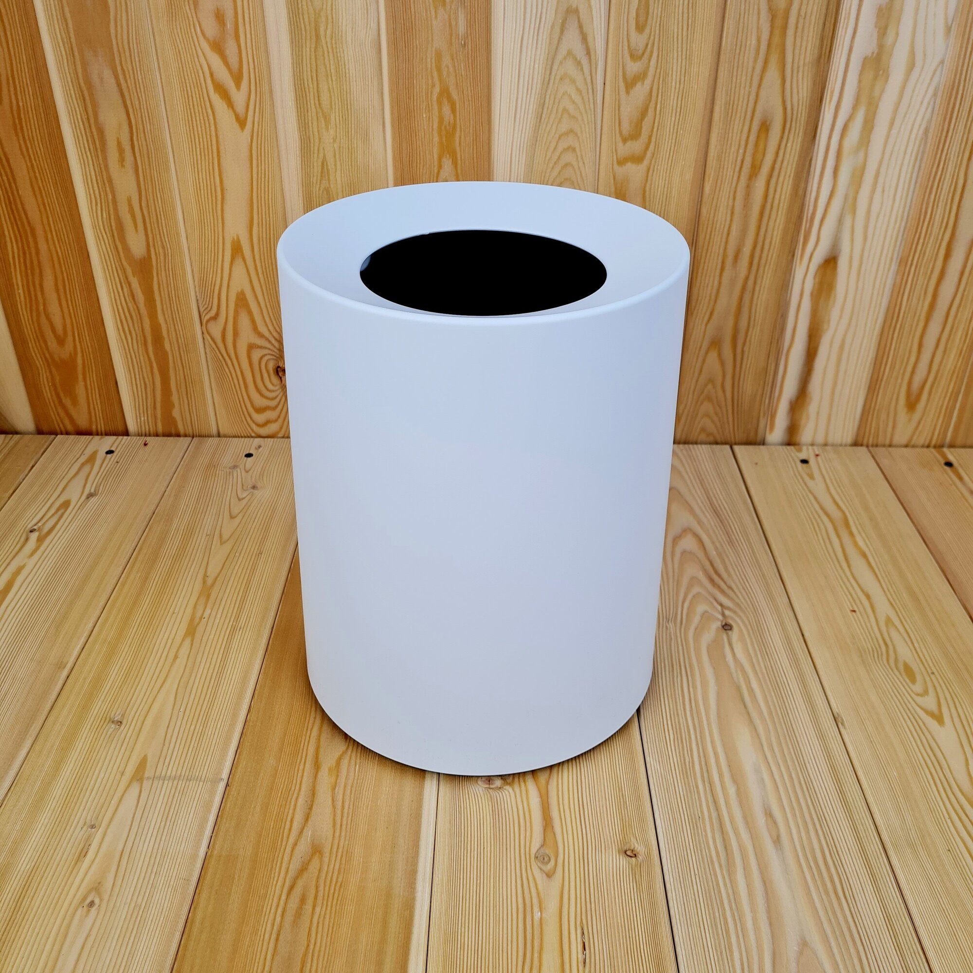 Корзина для бумаг "Sтилъ", с удобной урной внутри и скрытым размещением мусорного мешка. Цвет: Белый.