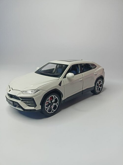 Коллекционная машинка игрушка металлическая Lamborghini Urus для мальчиков масштабная модель 1:24 белая