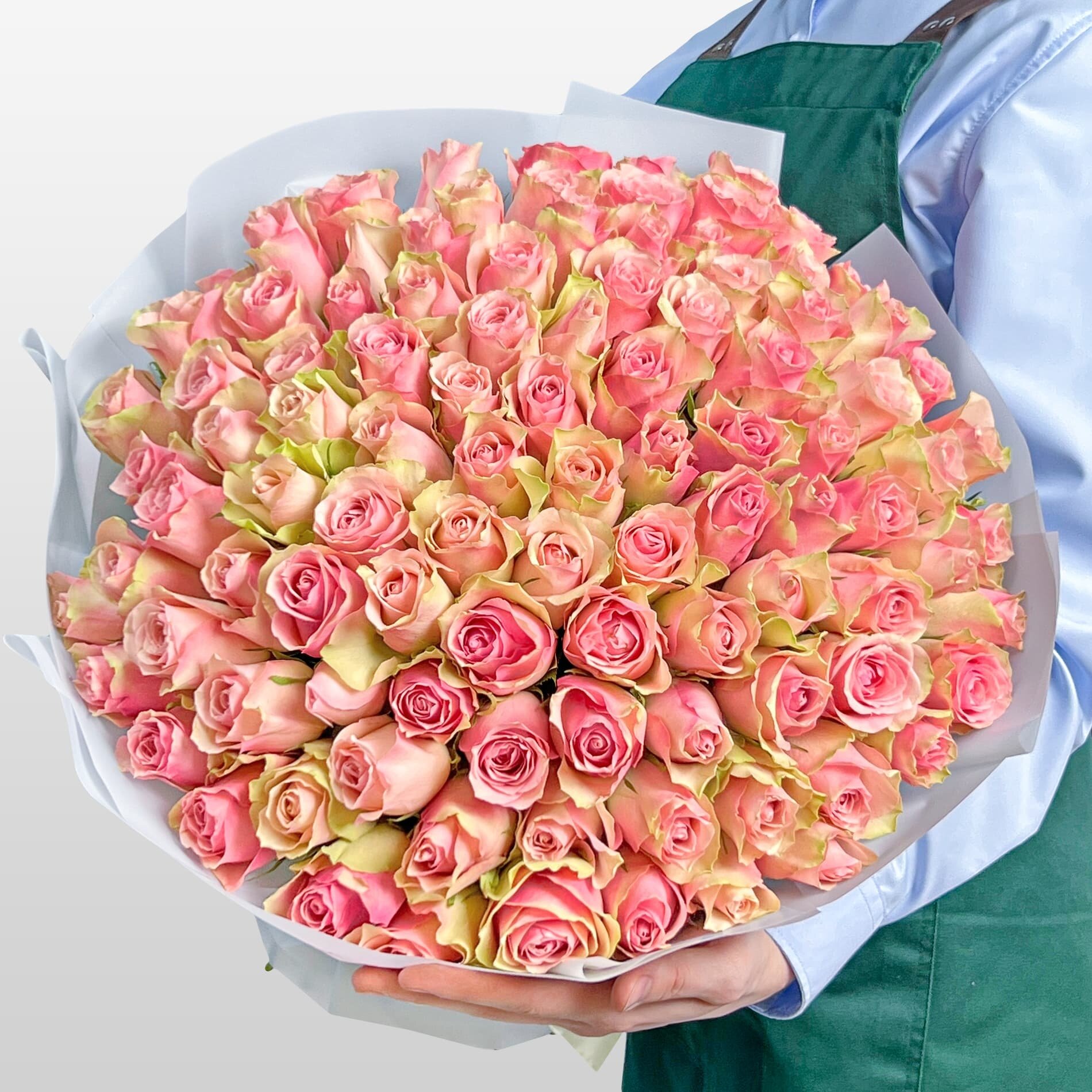 Букет из розовых Роз Кения 60 см 61 шт «Шелковые Объятия»