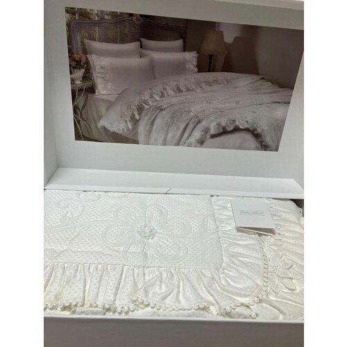 Покрывало на кровать диван 240х260 двуспальное с наволочками