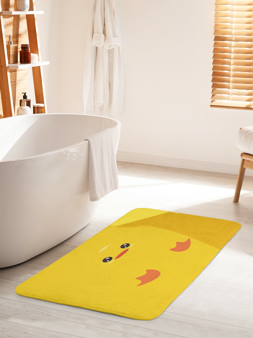 Коврик для ванной комнаты и туалета противоскользящий JoyArty "Маленький желтый утенок" 60х100 см