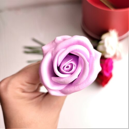 Нежная светло-сиреневая роза из мыльной пены для букетов и творчества 30 см