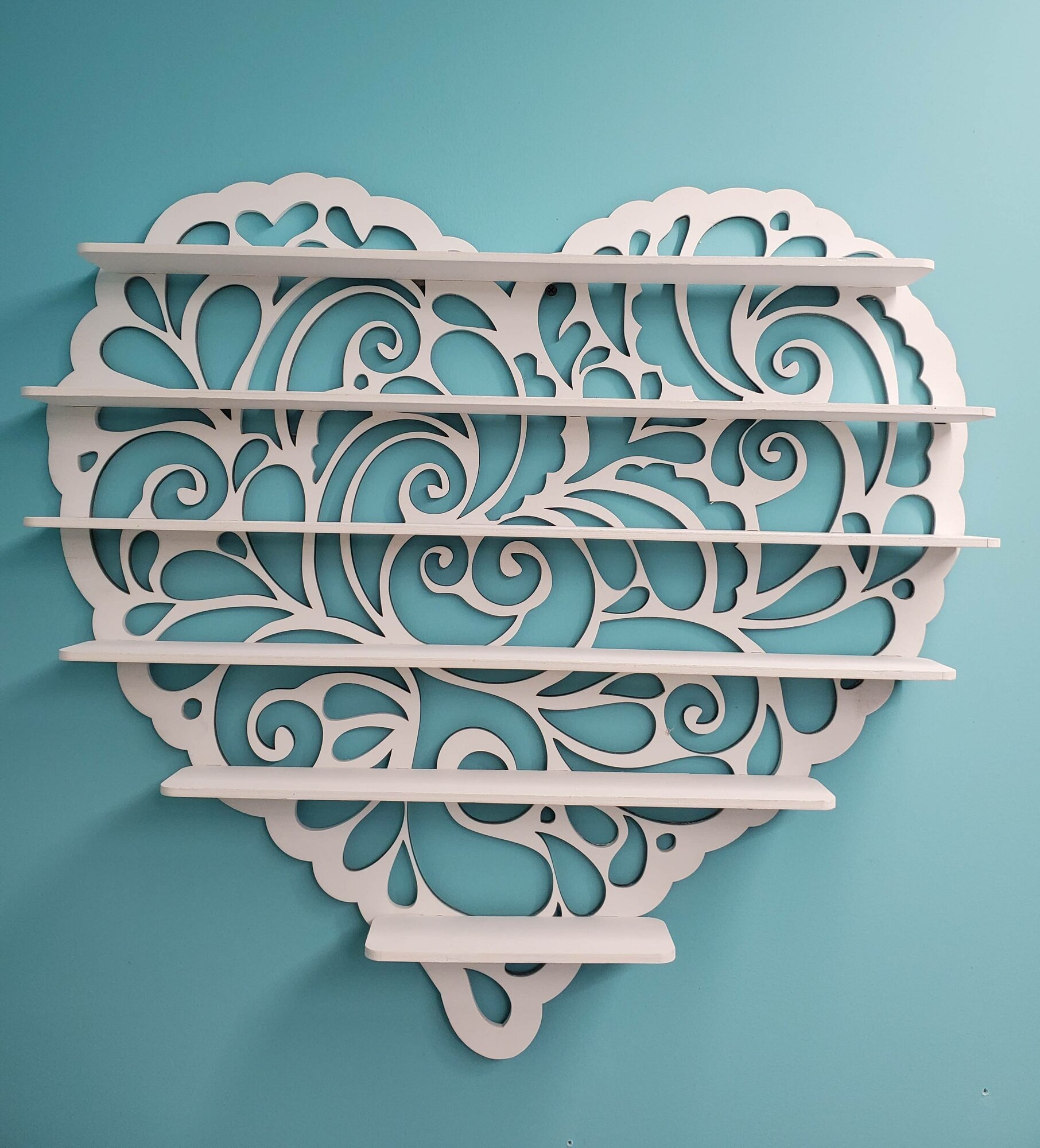 Дисплей настенный деревянный "Сердце"для гель лака, шесть полок, цвет белый