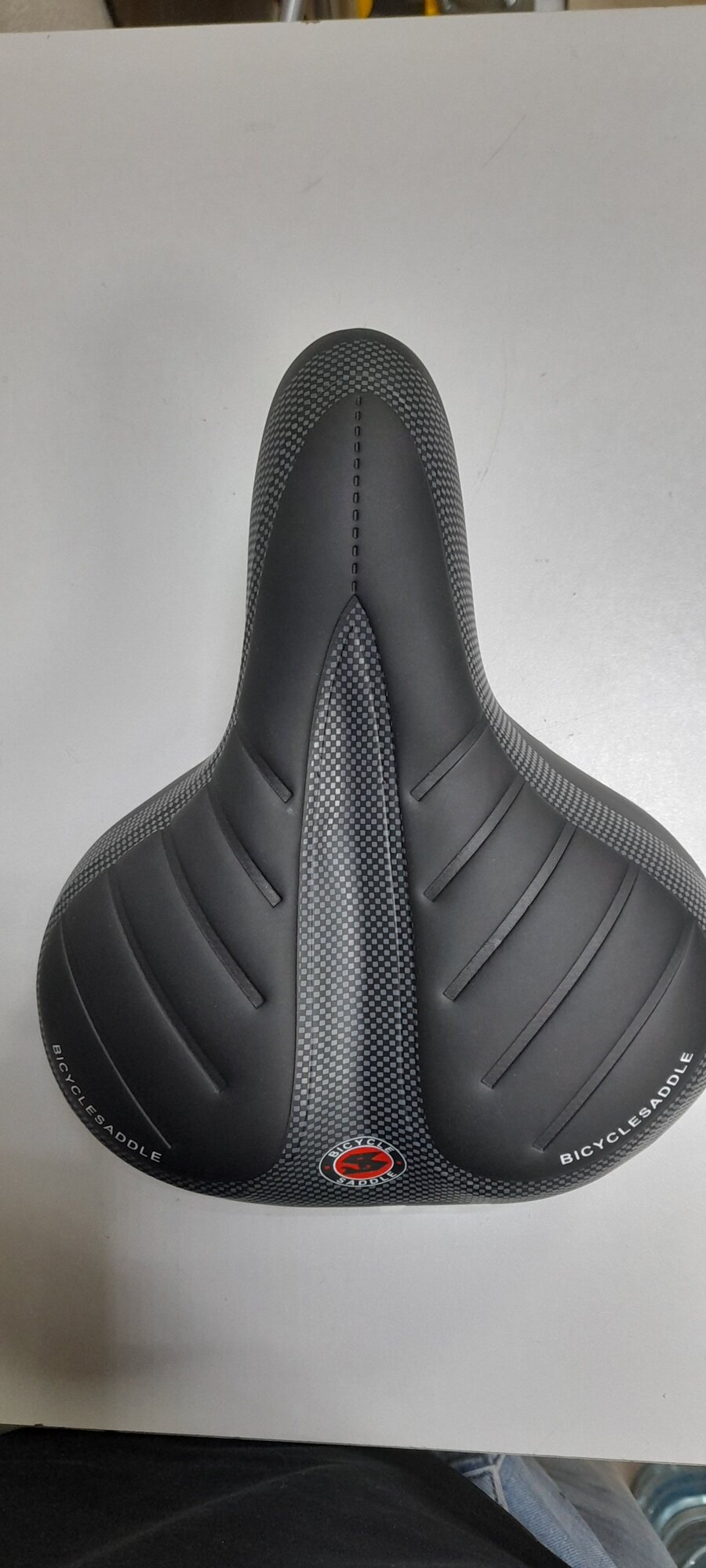 Седло велосипедное спортивное SADDLE С катафотом черное