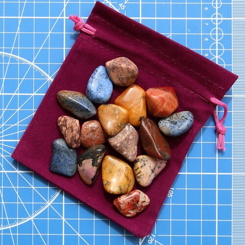 100 грамм натуральных камней минералов