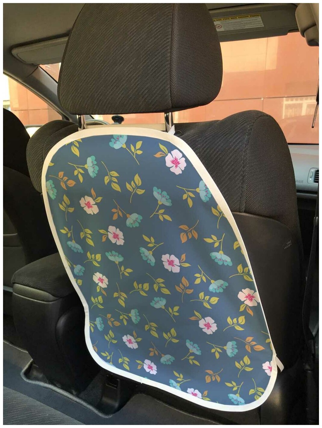 Защитная накидка JoyArty "Цветочная легкость" на спинку автомобильного сидения