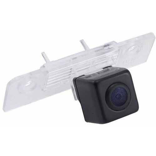 Камера заднего вида с матрицей CCD для автомобиля Volvo C30 с углом обзора 175 5900₽