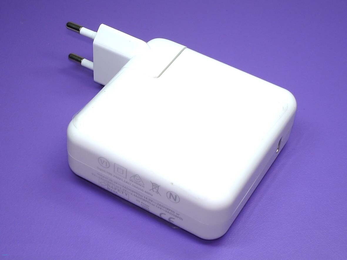 Блок питания для ноутбука Apple USB-C, 61W для A1718 (20.3V-3A, 5.2V-2.4A, MNF72LL/A), без USB-C кабеля, ORG