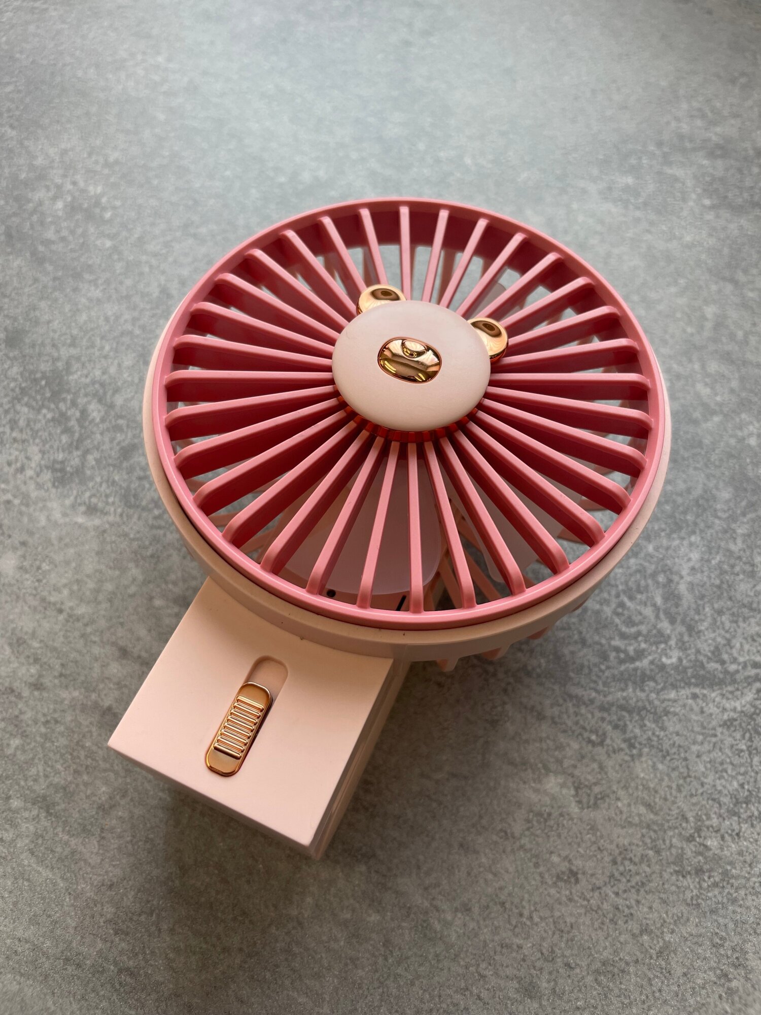 Вентилятор настольный мини мишка с подсветкой, розовый - фотография № 4