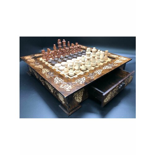 Шахматы шашки в ларце деревянныеВиноградная Лаза шахматы деревянные в подарочном ларце из дуба с утяжеленными фигурыми из граба 45 на 45 см ручная работа