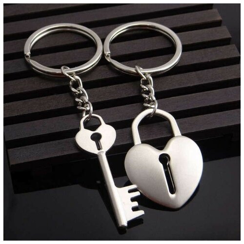 фото Парный брелок "сердце и ключ" / брелок для влюбленных / брелок на ключи / брелок на сумку / брелок на рюкзак / набор брелков adligo