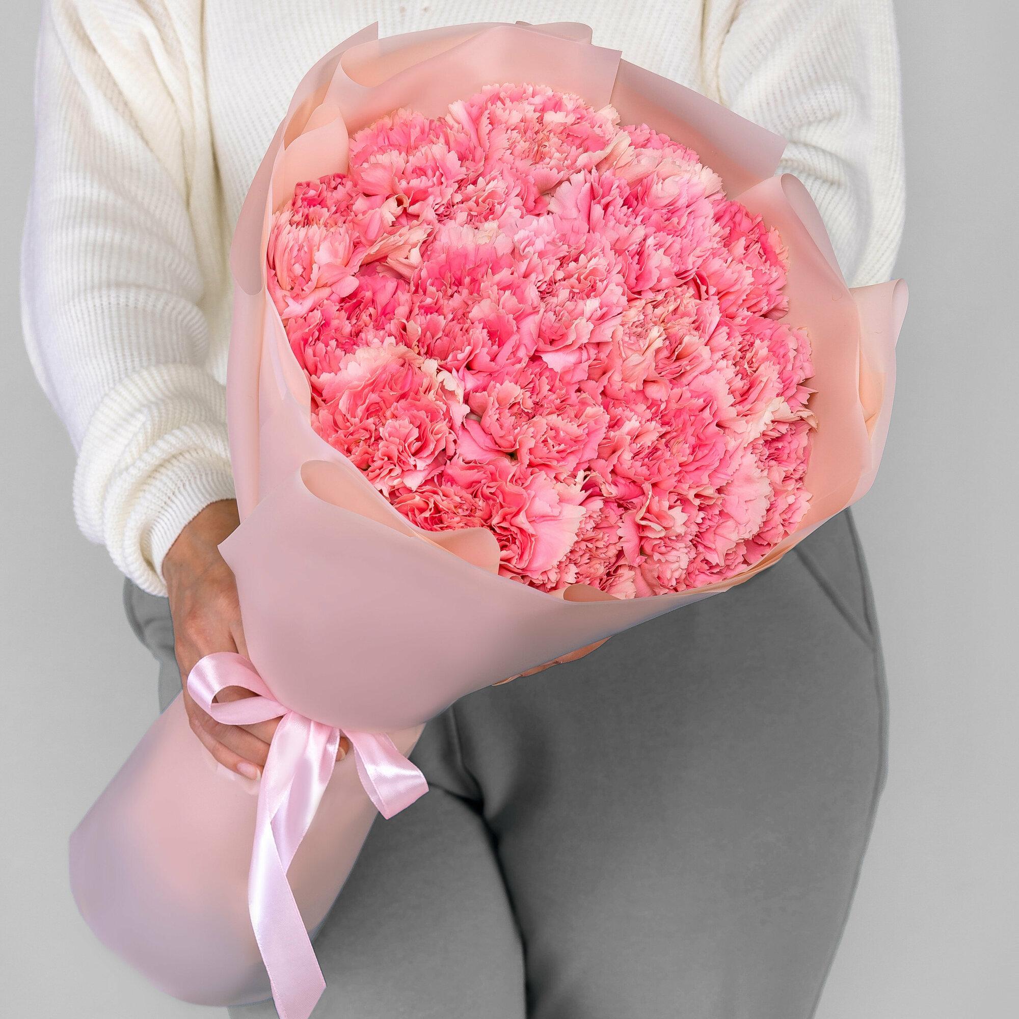 Букет Мегацвет24 "Розовые гвоздики" 19 цветов дизайнерская упаковка