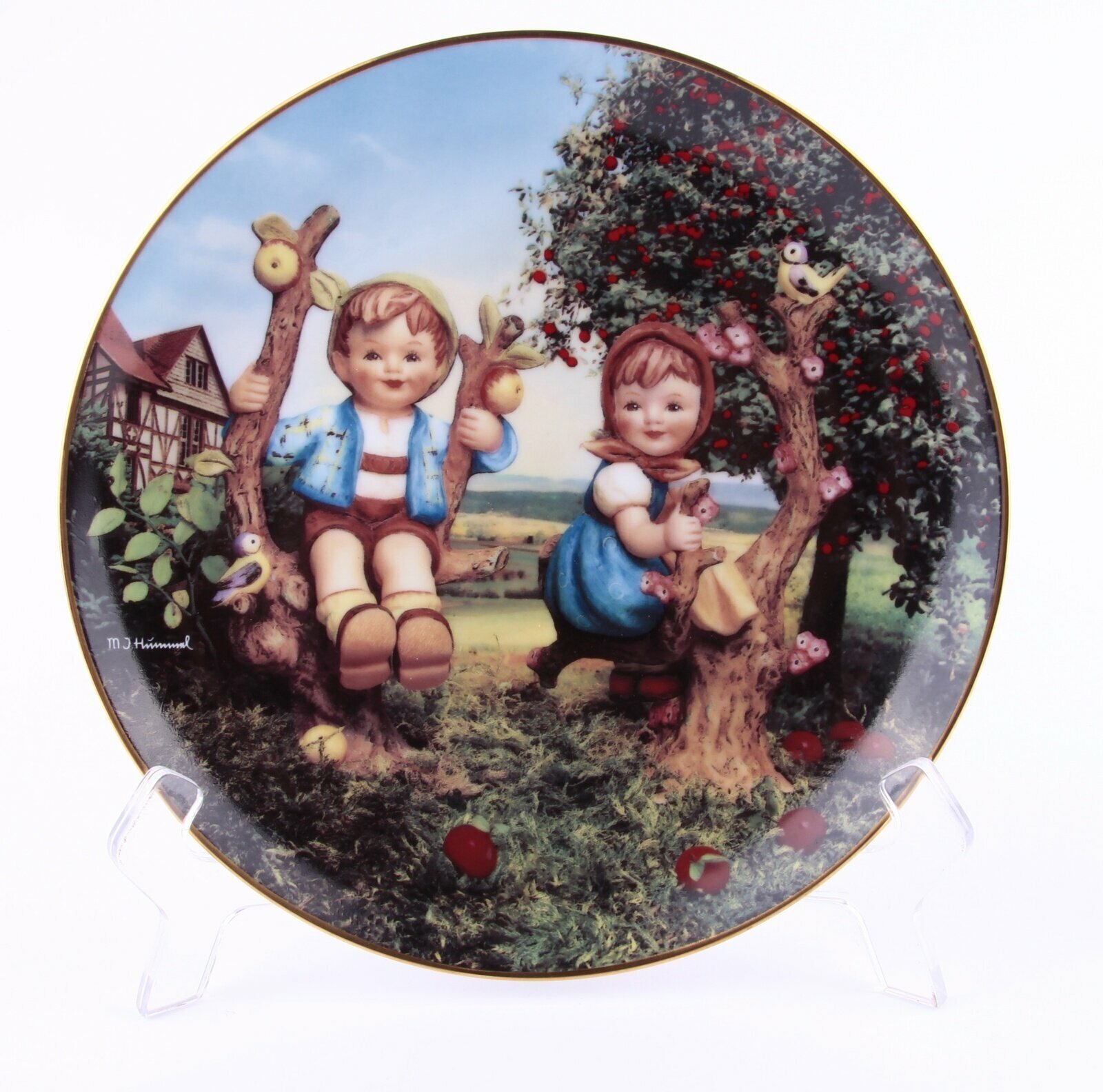 Винтажная коллекционная тарелка Hummel "Яблоня, мальчик и девочка". Фарфор, роспись. Швейцария, 1992 год.