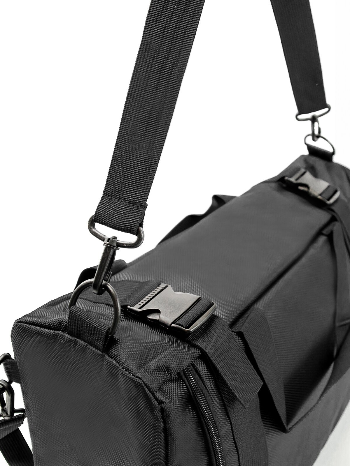 Рюкзак-спортивная сумка (22,5 л, черная) UrbanStorm трансформер большой размер для фитнеса, отдыха \ школьный для мальчиков, девочек - фотография № 11
