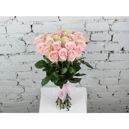 Букет 25 розовых роз Фрутетто 50 см. Эквадор