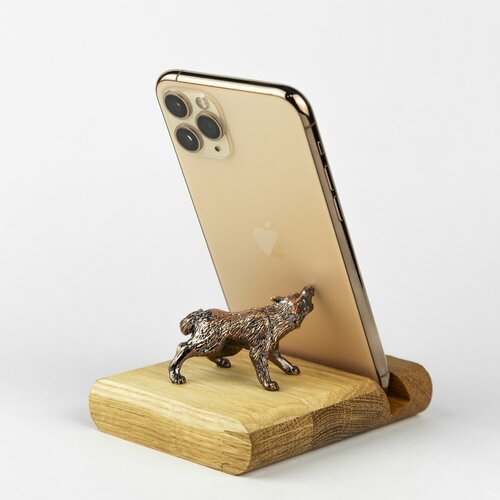 Подставка для телефона Кольчугинский мельхиор Волк из бука с медным элементом с чернением 1890₽