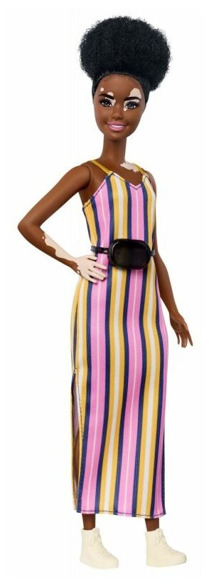 Кукла Barbie Игра с модой, 29 см, FBR37 брюнетка в полосатом платье