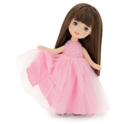 кукла orange toys sweet sisters mia в голубом сарафане 32 серия весна Orange Toys Мягкая кукла Sophie «В розовом платье с розочками», 32 см