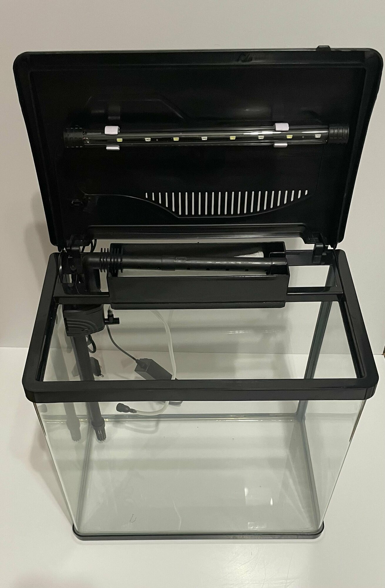 Аквариум PY-300Ч, в комплекте: LED-лампа, фильтр, 11 л, черный - фотография № 6