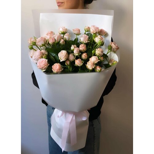 Букет 9 розовых кустовых роз