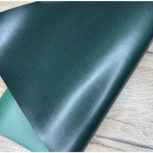 Переплетный кожзам Италия глянцевый цвет темно-зеленый отрез 3550 см 415₽