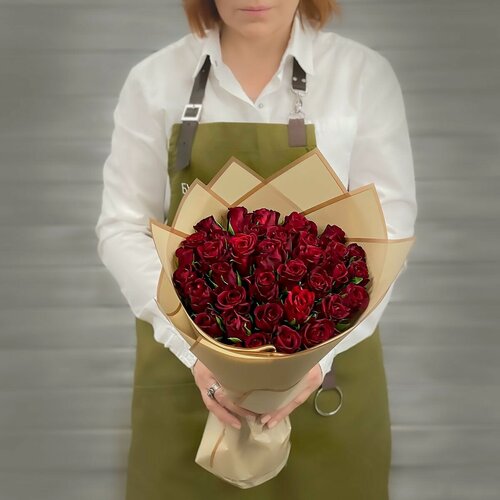 Изображение товара Букет из 29 красных роз, высота 40см в упаковке от Букет Маркет