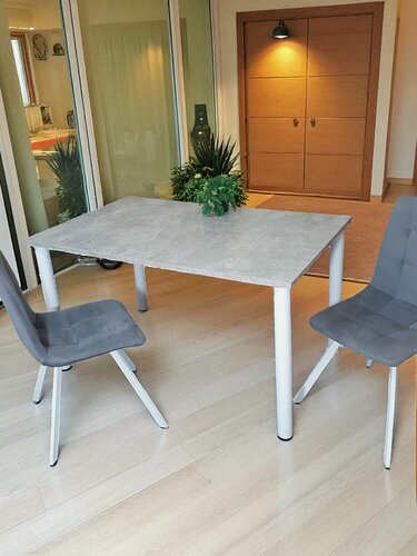 Изображение товара Стол обеденный/ цвет Бетон Светлый, 130*80 см. Ножки белые.