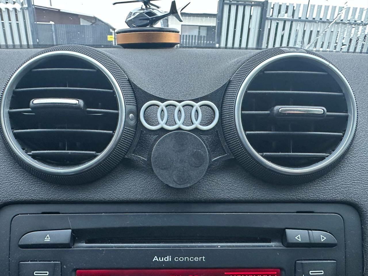 Держатель для телефона "Audi a3 8p", магнитный, пластик, чёрный/белый
