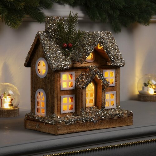 Изображение товара Фигура деревянная «Изба», 26×23×12 см, 5 LED, батарейки AAx2 (не в комплекте), свечение теплое белое
