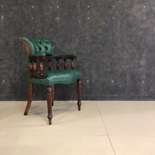 Кресло для руководителя DOMKORLEONE из красного дерева mahogany wood с кожаной обивкой цвет CMH коричневый 97200₽