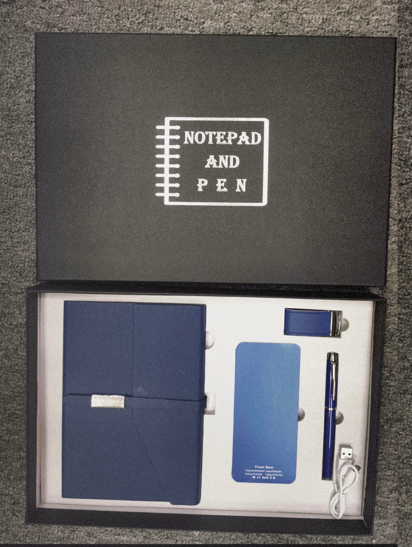 Подарочный набор: ежедневник + Power Bank + флэшка + ручка, синий цвет