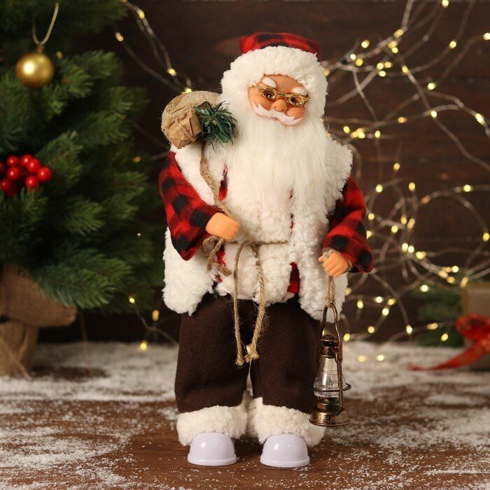 Зимнее волшебство Дед Мороз "В клетчатом тулупе, с фонариком" двигается, ботинки светятся, 17х35 см