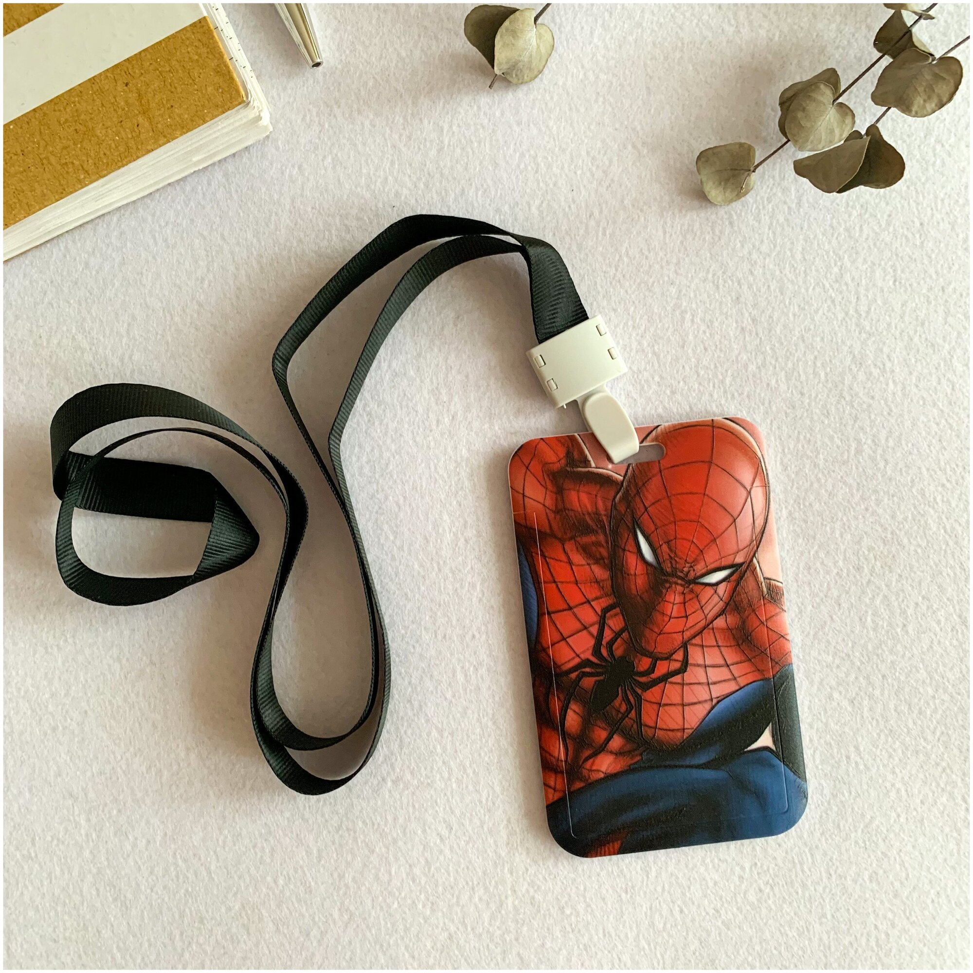 Держатель для бейджа, пропуска или карточки с лентой с принтом Spiderman