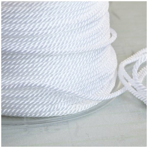 Шнур нейлоновый витой 1,5 мм 10 метров для шитья / рукоделия / браслетов, цвет белый