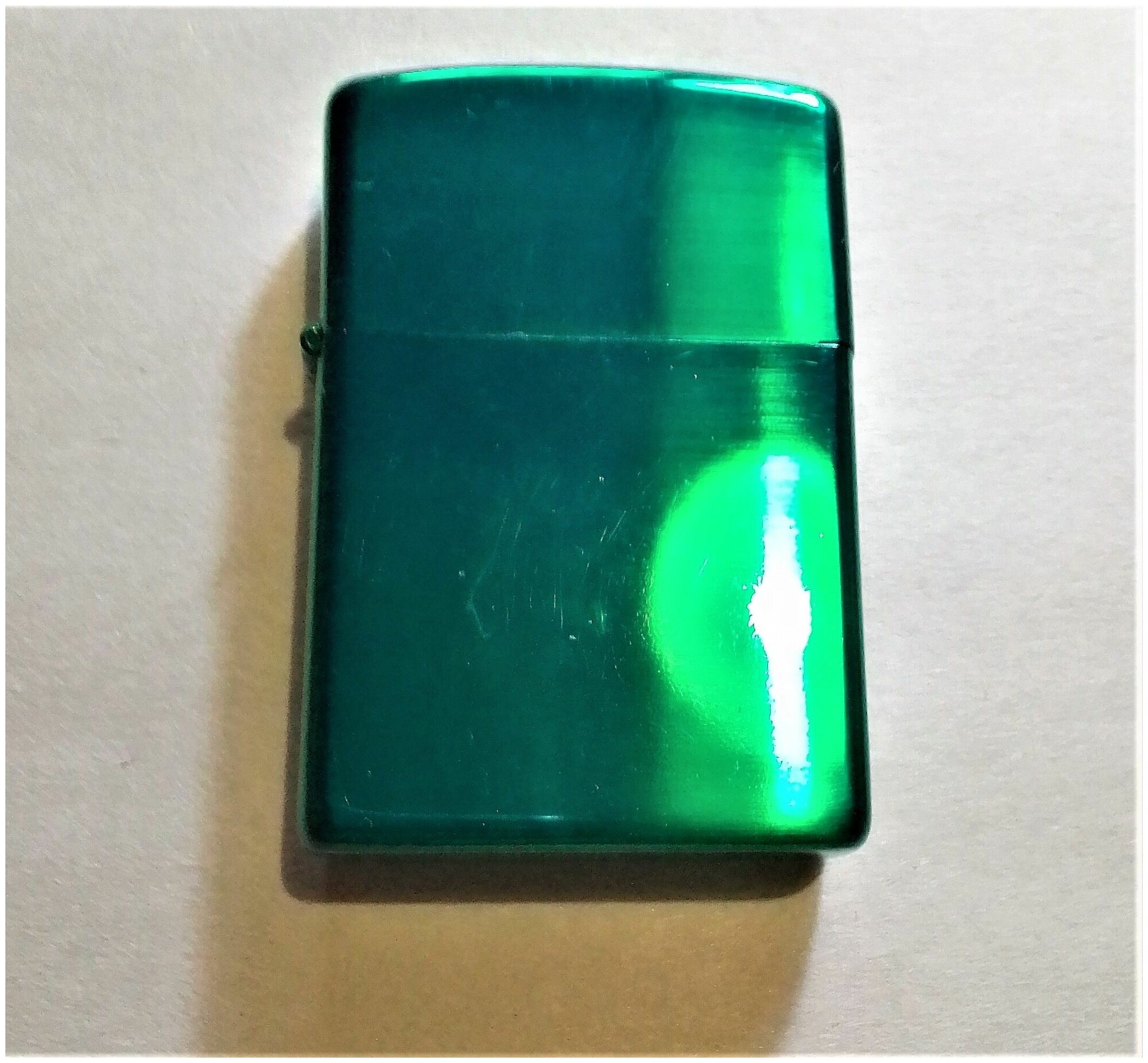 зеленая зеркальная бензиновая зажигалка в коробке - фотография № 3