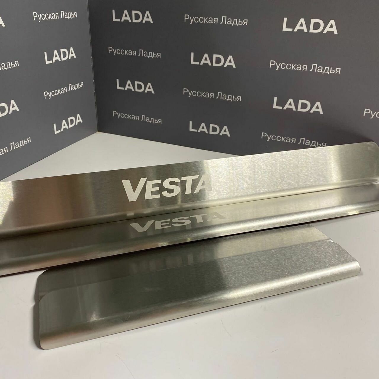 Накладки на пороги LADA Vesta