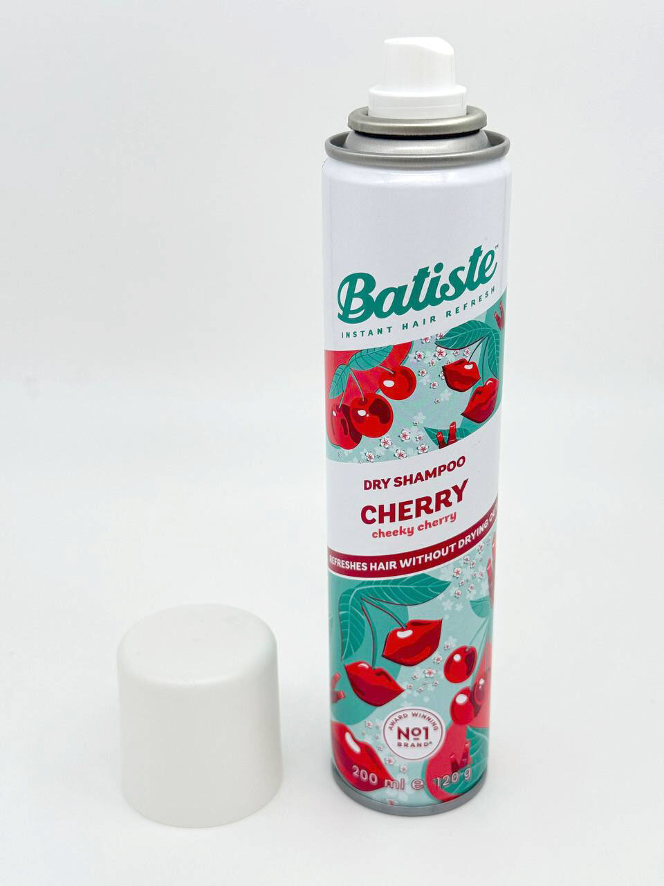 Сухой шампунь Batiste Cherry (Cheeky Cherry), аэрозоль, вишневый аромат, очищение без воды, 200 мл (120 г) — фото 1