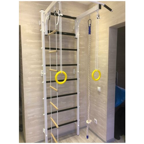 Шведская стенка с турником для подъема переворотом