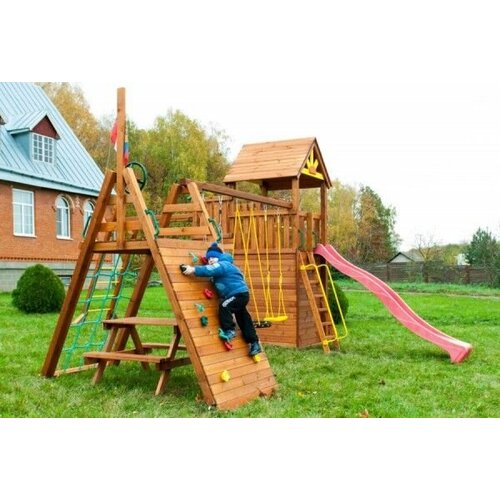 Детская площадка выше всех vishi_14062017_1