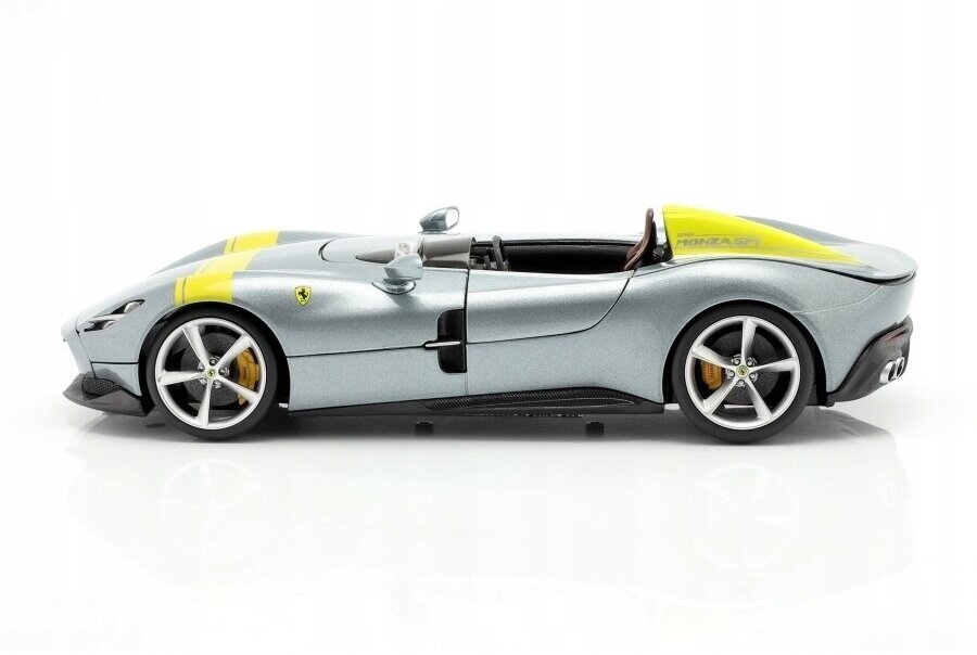 Bburago Коллекционная машинка Феррари 1:18 Ferrari , серебристая - фото №8