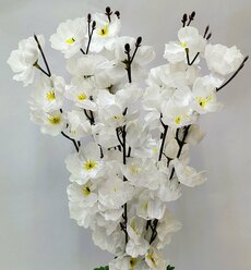 Цветок искусственный. "Ветка Сакура". Высота 55см. 7 стеблей. Цвет белый
